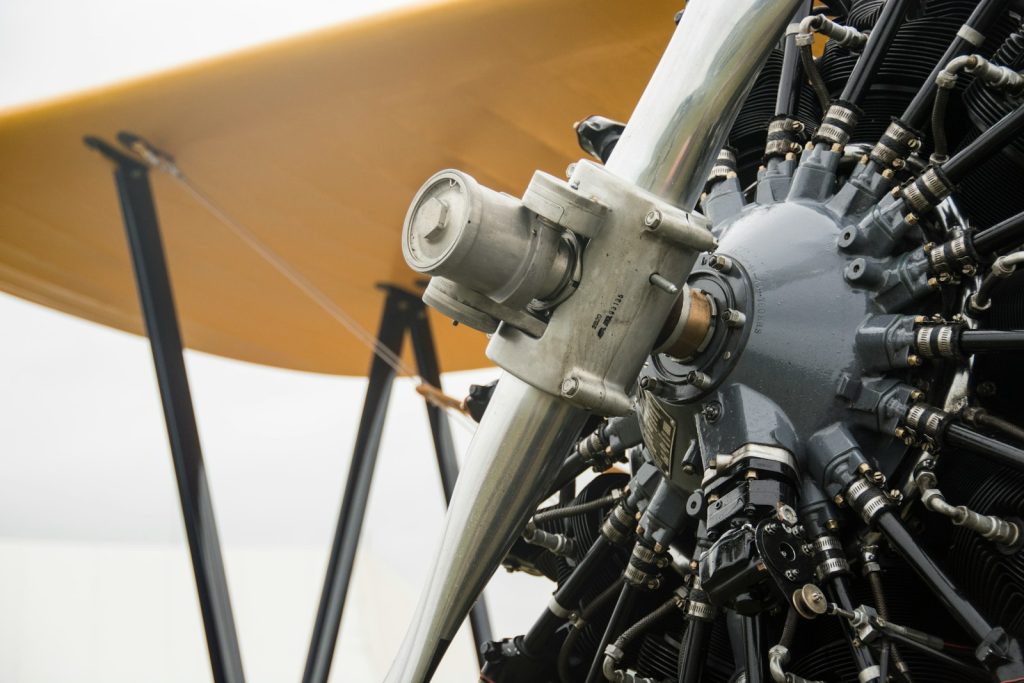 a close up view of the engine of an airplane